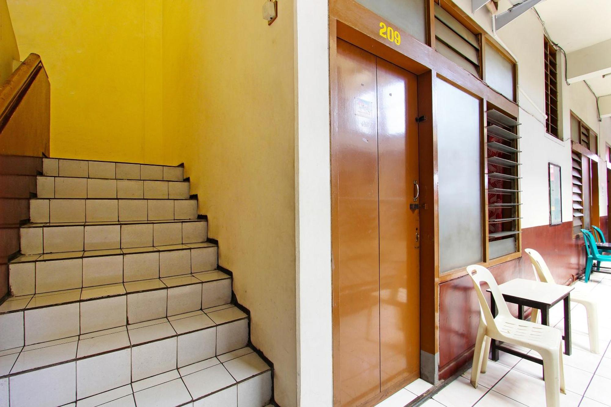 Oyo 91354 Hotel Mutiara Magelang Exterior photo